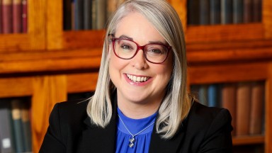 An Dr. Audrey Whitty, Stiúrthóir Leabharlann Náisiúnta na hÉireann. 