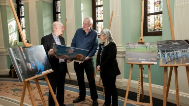 Pictured at an event to mark the donation of the Press Photographers Ireland (formerly PPAI) donation of their collection 'Life under Covid-19' to the National Library of Ireland are from L-R: Frank Miller (PPI), Professor Luke O'Neill, and Dr Audrey Whitty, Director of the National Library of Ireland.