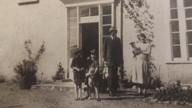 Crofton, Ruth and their two children Joan and Nesta outside Wardenstown House