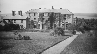 Photograph of Mount Trenchard 