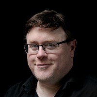 Headshot of Derek Landy
