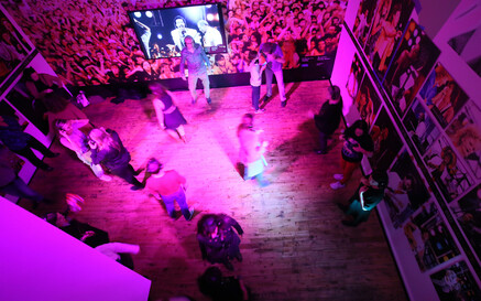 People dancing